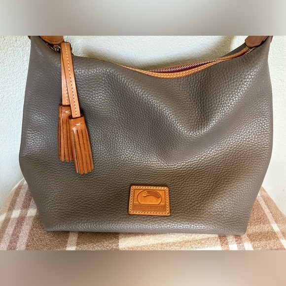 Dooney & Bourke pebbled leather gray purse - Picture 2 of 16